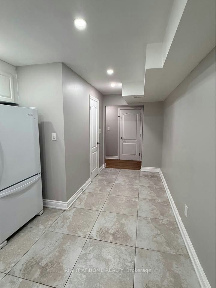 2468 Hensall Street, Mississauga, ON, L5A 2T2 - 6