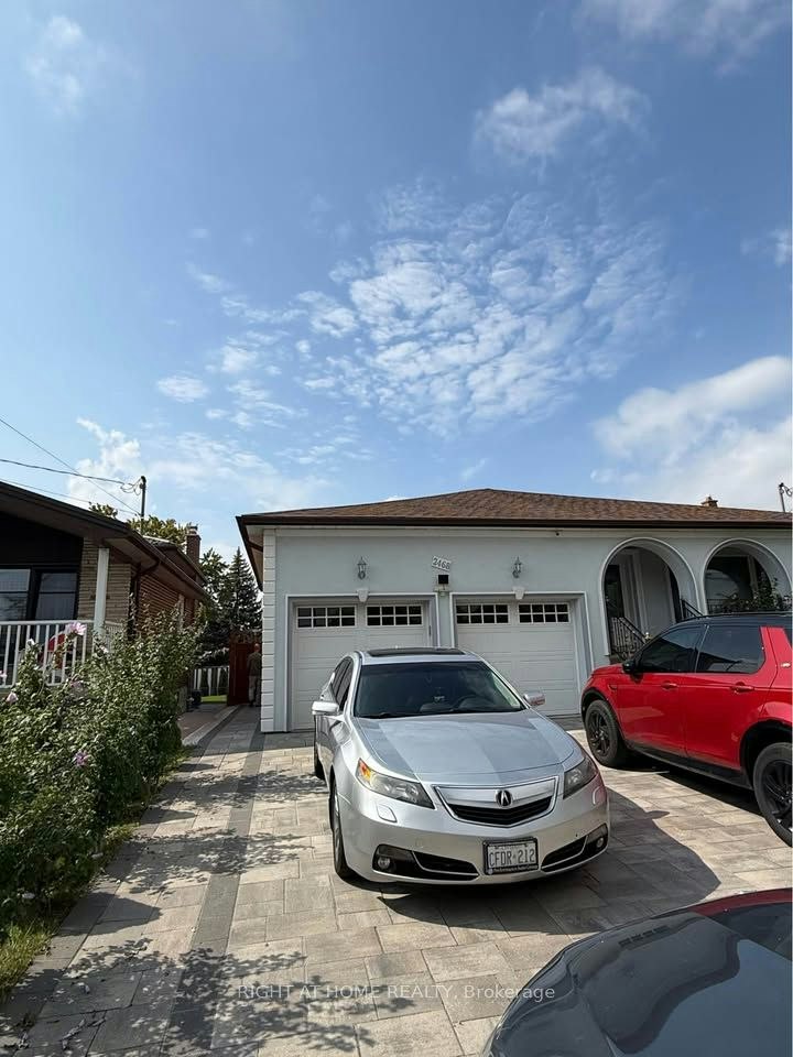 2468 Hensall Street, Mississauga, ON, L5A 2T2