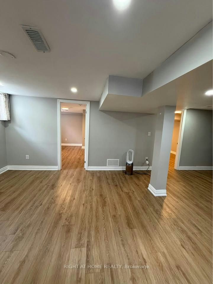 2468 Hensall Street, Mississauga, ON, L5A 2T2 - 11
