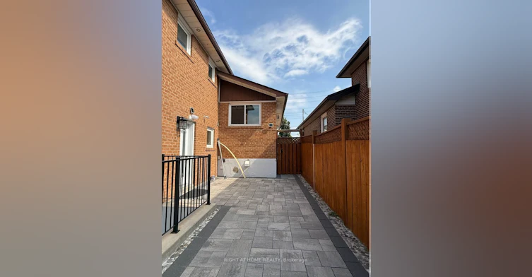 2468 Hensall Street, Mississauga, ON, L5A 2T2 - 2
