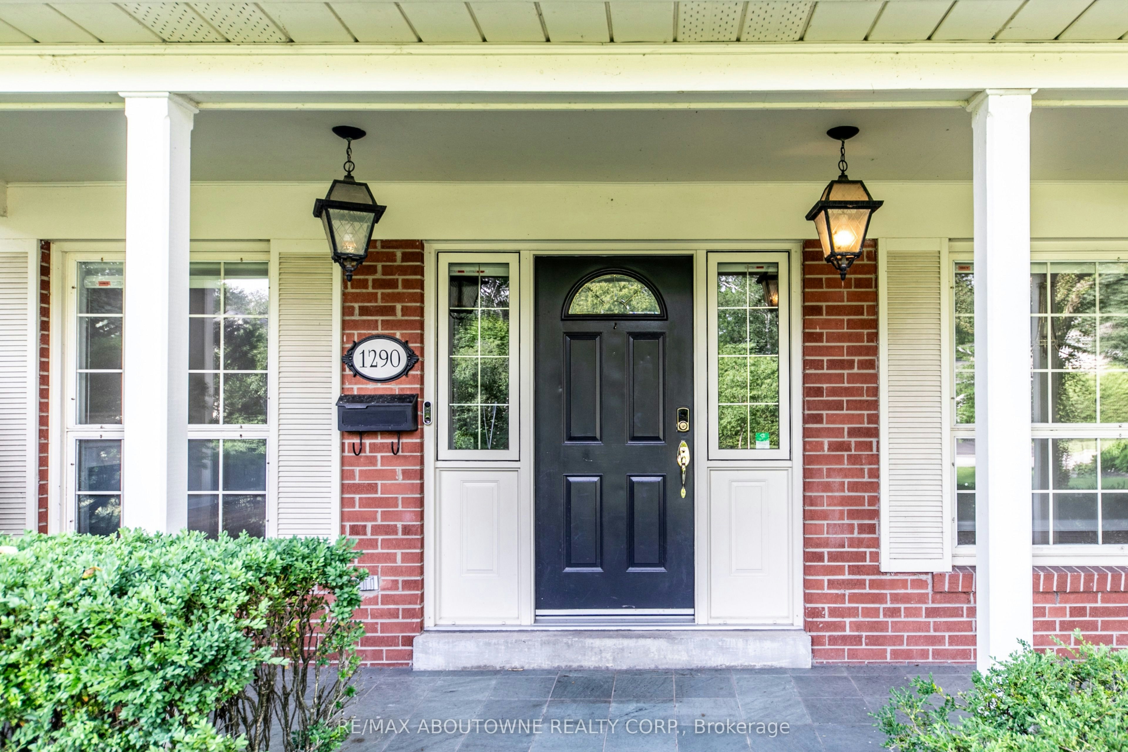 1290 Braeside Drive, Oakville, ON, L6J 2A4 - 3