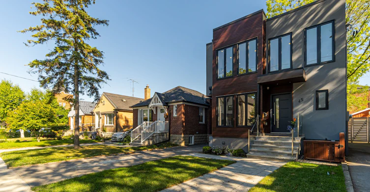 Main-45 William Street, Toronto, ON, M9N 2G6