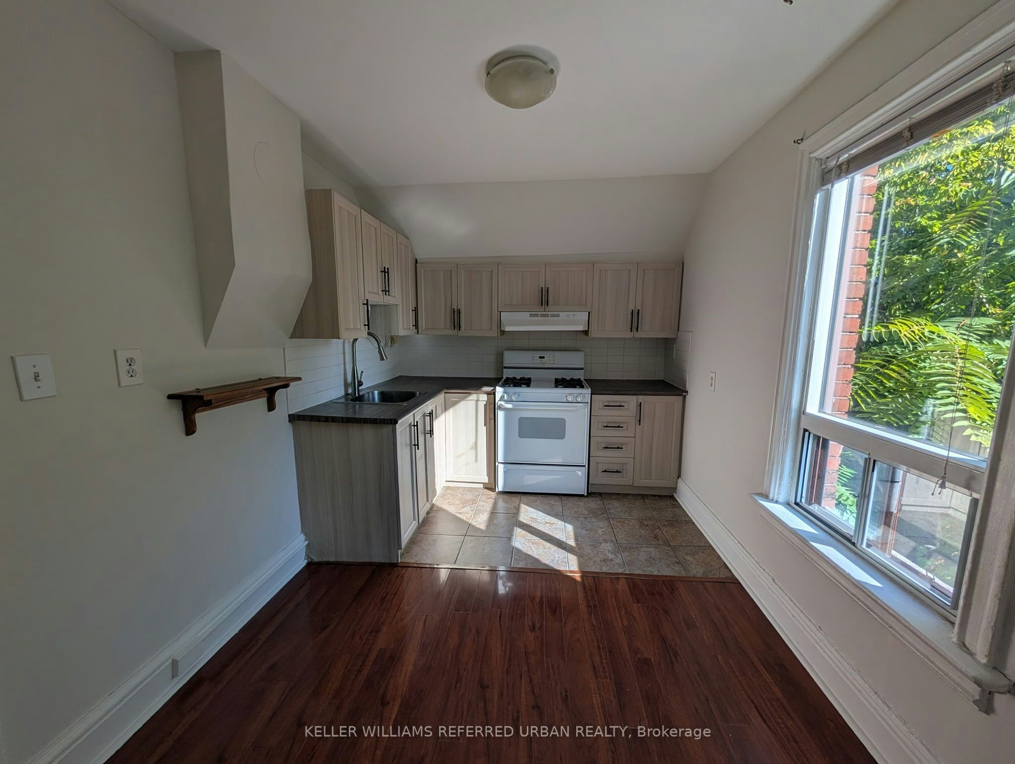Upper-591 Jane Street, Toronto, ON, M6S 4A3 - 2