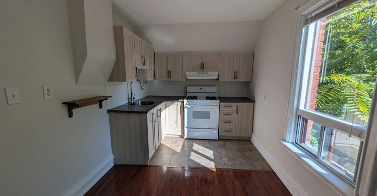 Upper-591 Jane Street, Toronto, ON, M6S 4A3 - 2