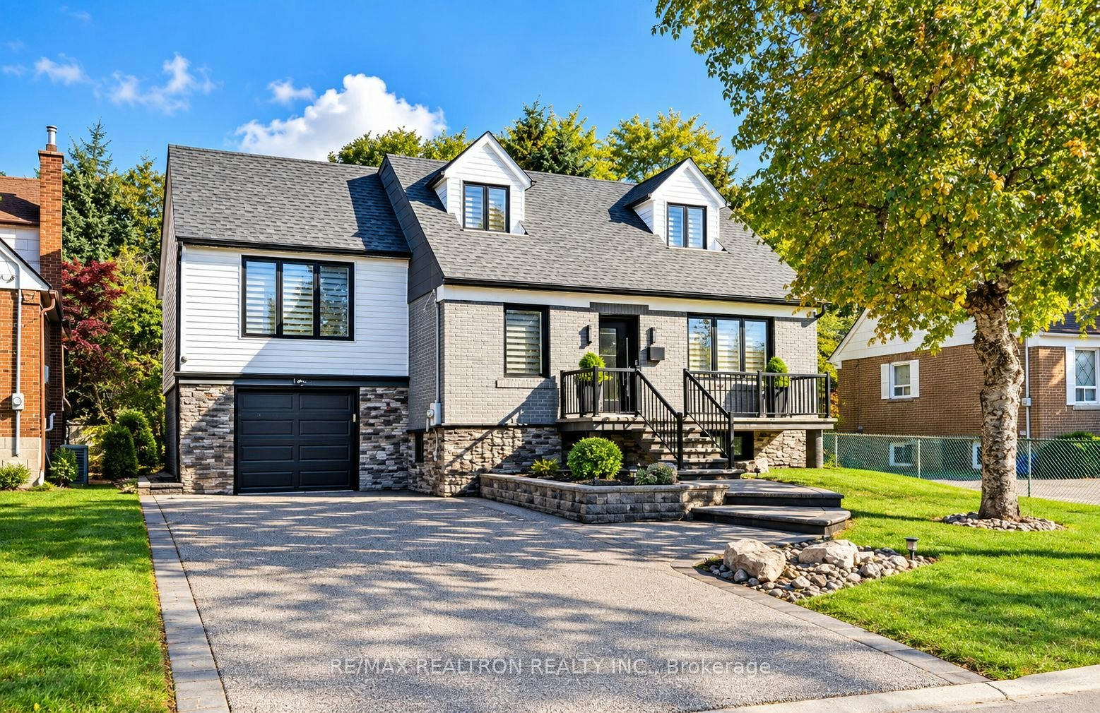 9 Ingleside Drive, Toronto, ON, M3K 1T9