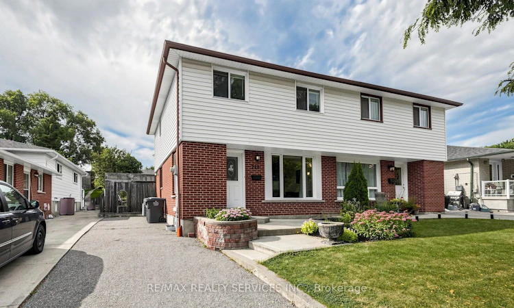 716 Eaglemount Crescent