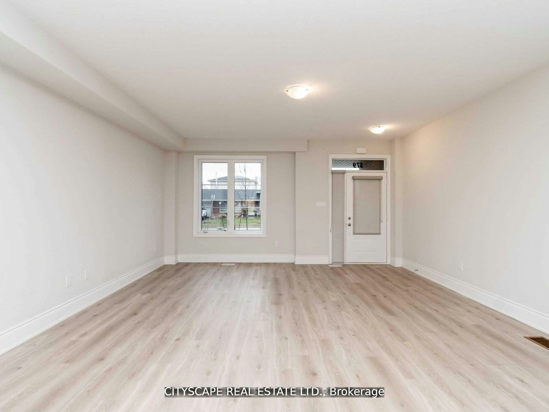 583 Wedgewood Drive, Burlington, ON, L7L 0J9 - 4