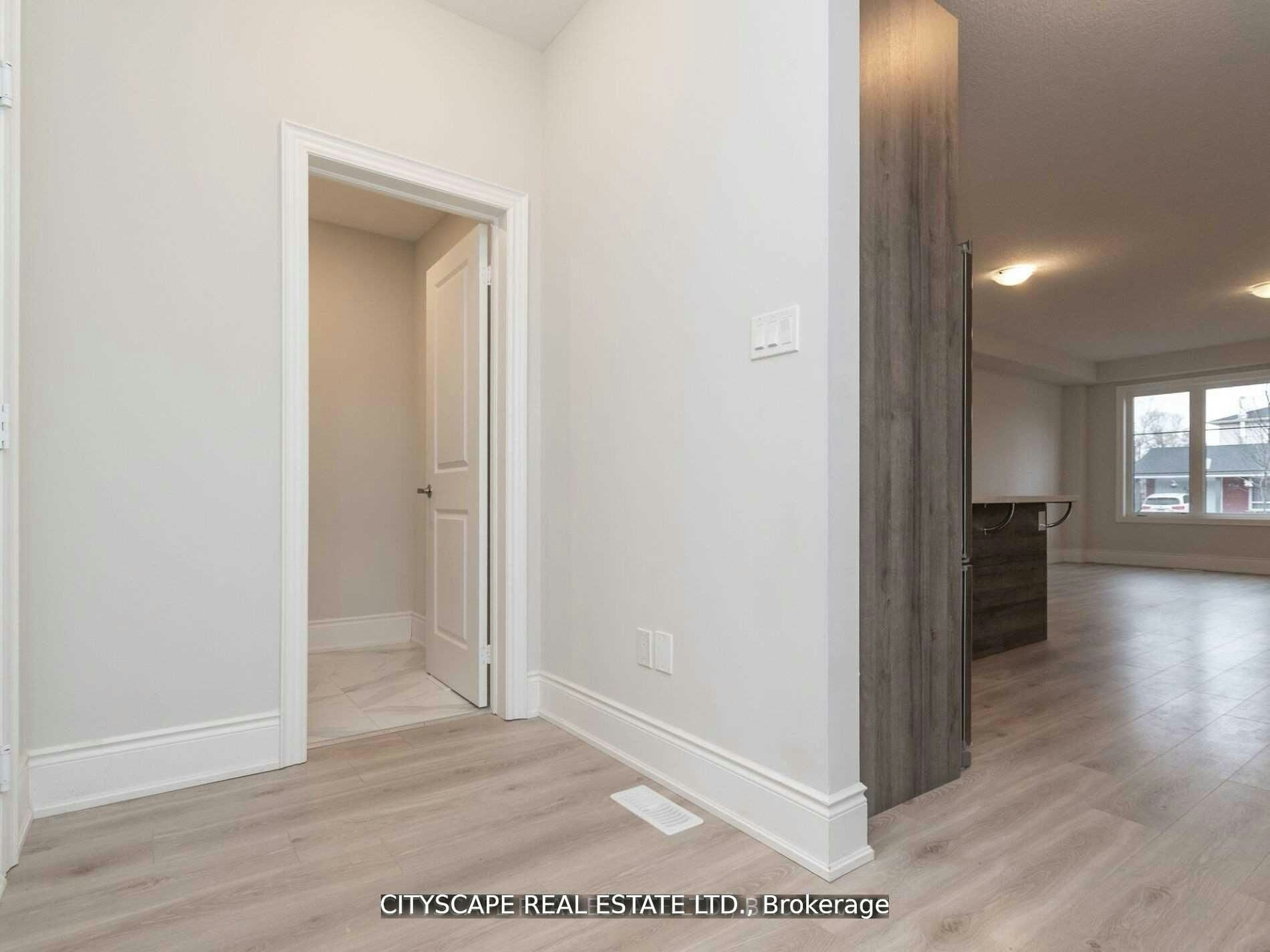 583 Wedgewood Drive, Burlington, ON, L7L 0J9 - 10