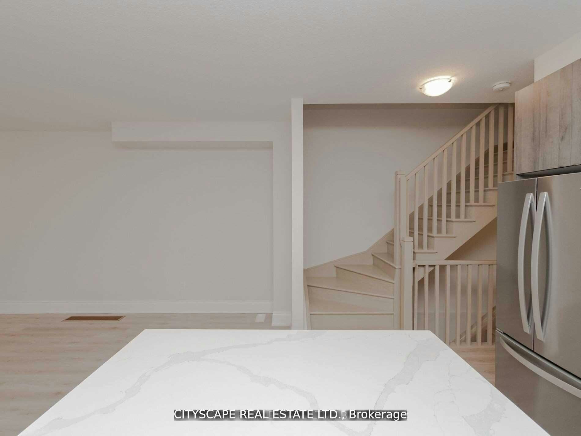 583 Wedgewood Drive, Burlington, ON, L7L 0J9 - 7
