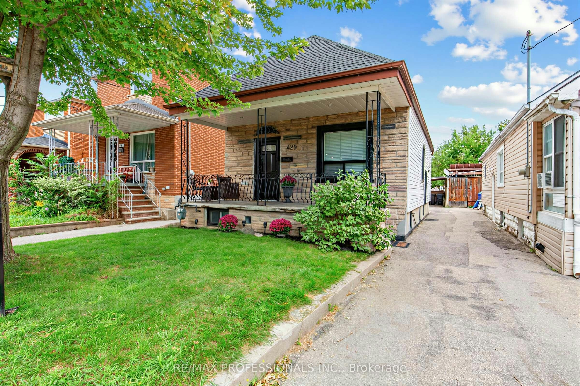 429 Gilbert Avenue, Toronto, ON, M6E 4X2