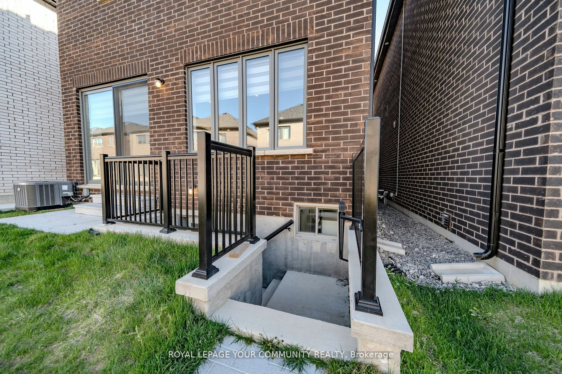 Main-48 Minnock Street, Caledon, ON, L7C 4K9 - 24