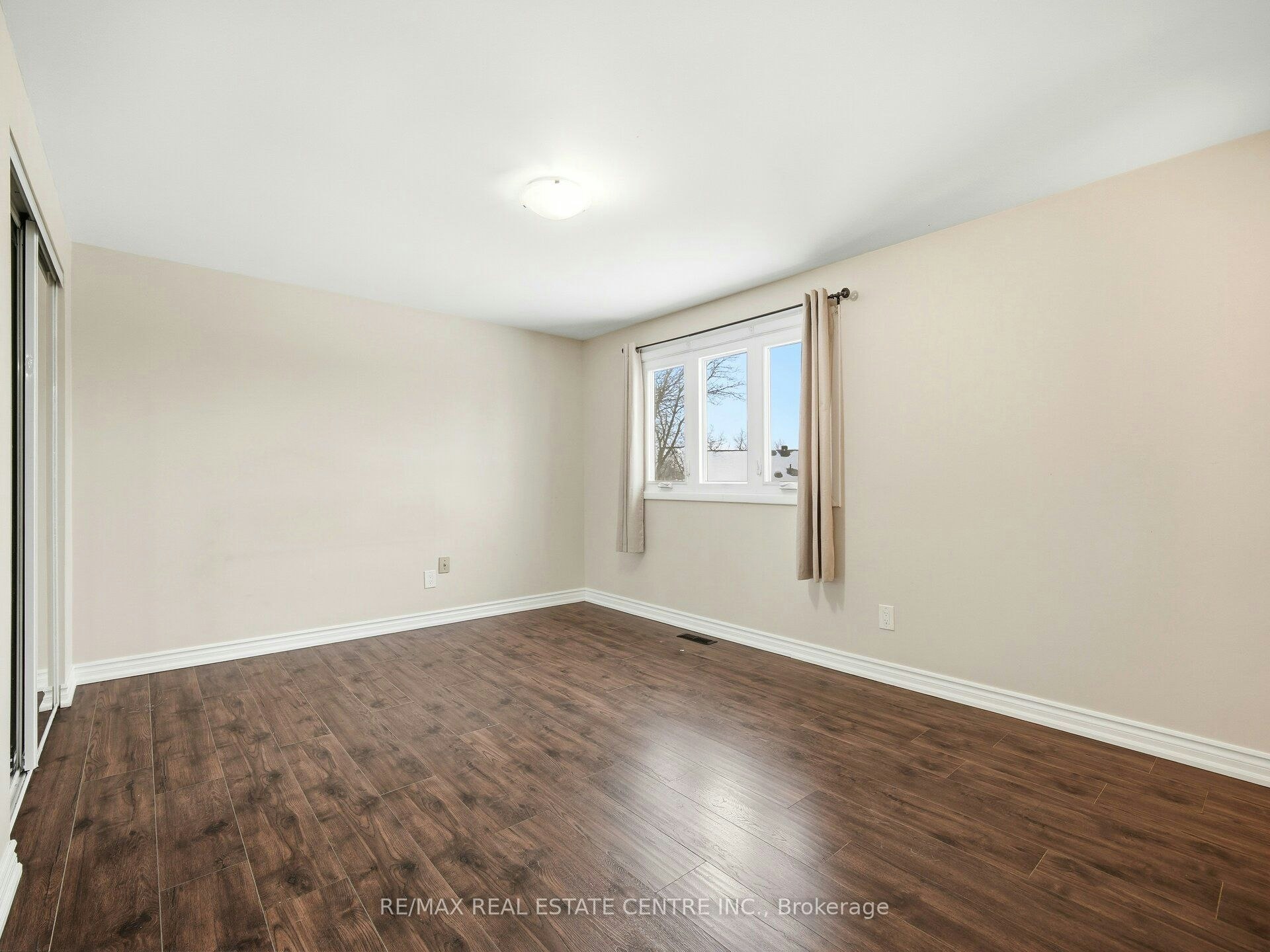 Upper Level-112 Mountainview Road S, Halton Hills, ON, L7G 4K6 - 27