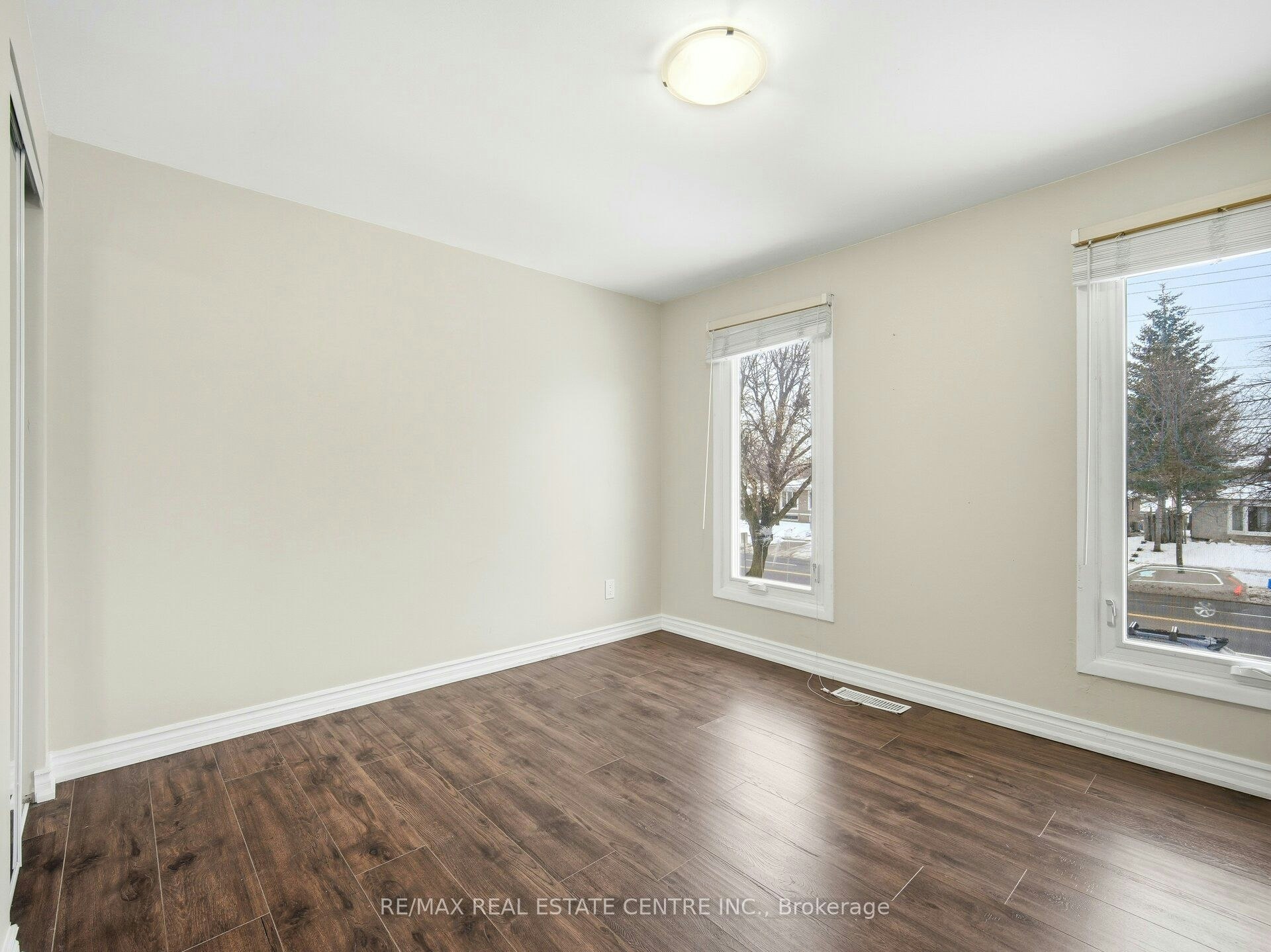 Upper Level-112 Mountainview Road S, Halton Hills, ON, L7G 4K6 - 36