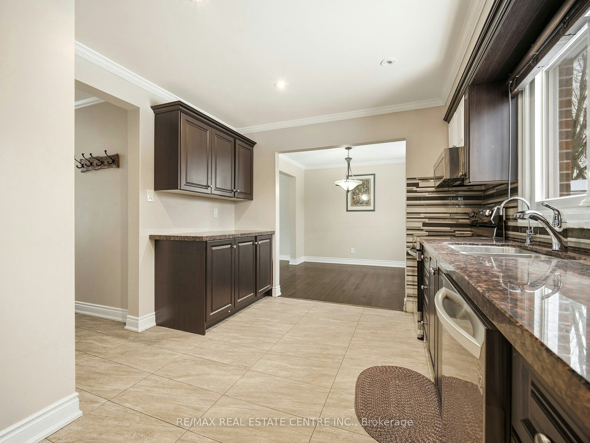 Upper Level-112 Mountainview Road S, Halton Hills, ON, L7G 4K6 - 17
