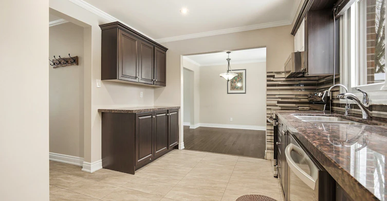 Upper Level-112 Mountainview Road S, Halton Hills, ON, L7G 4K6 - 17