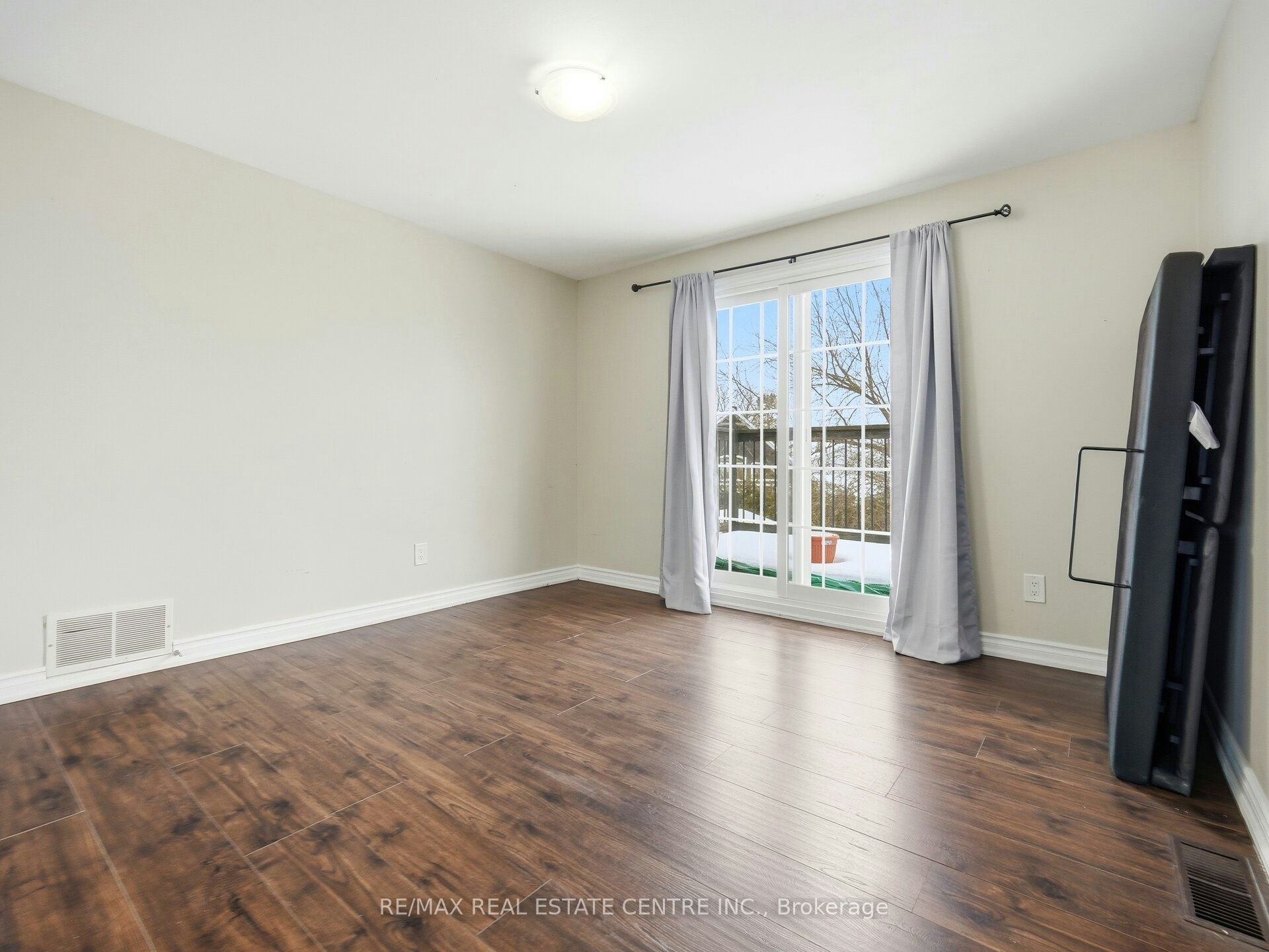 Upper Level-112 Mountainview Road S, Halton Hills, ON, L7G 4K6 - 42