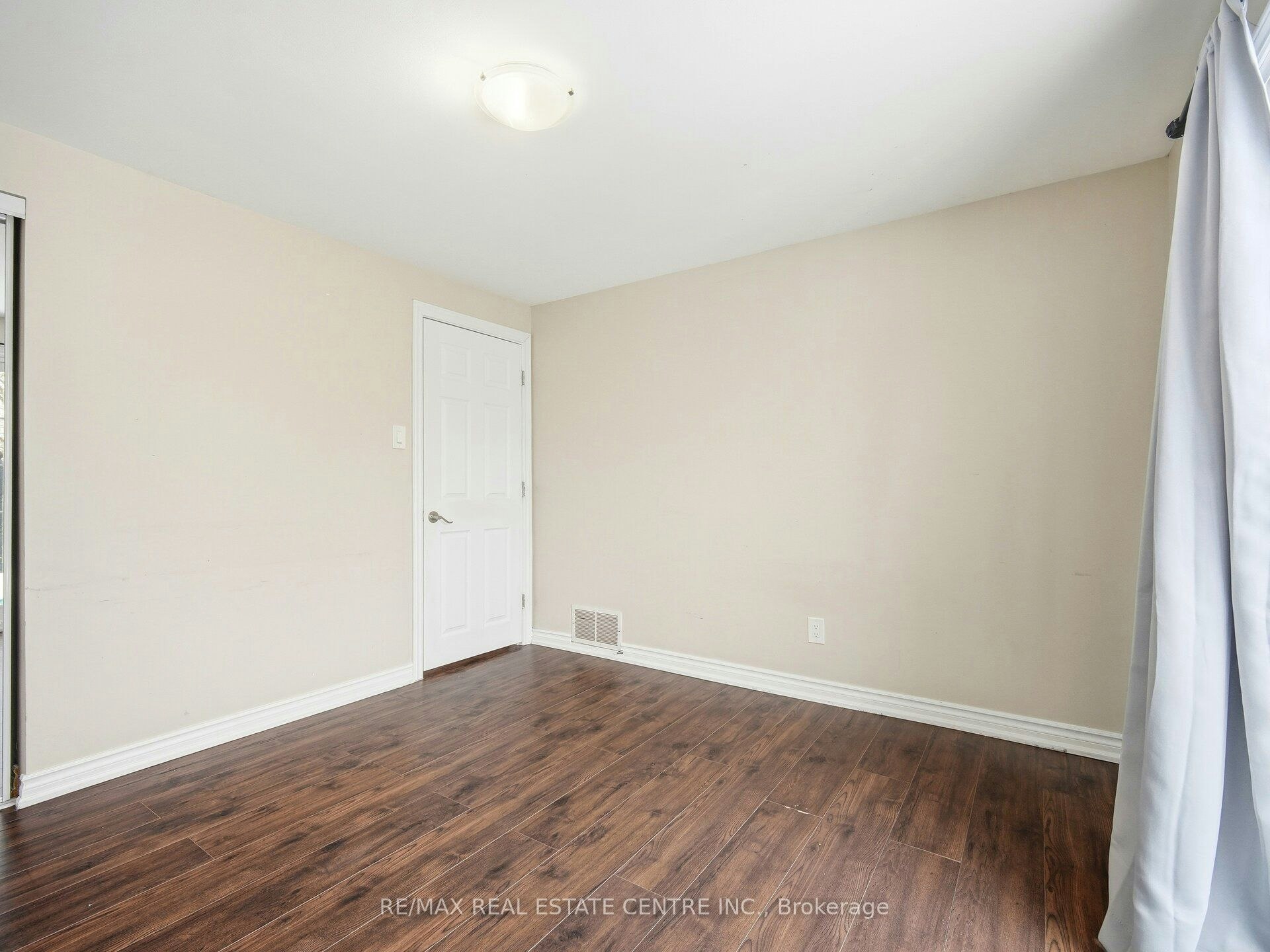 Upper Level-112 Mountainview Road S, Halton Hills, ON, L7G 4K6 - 35
