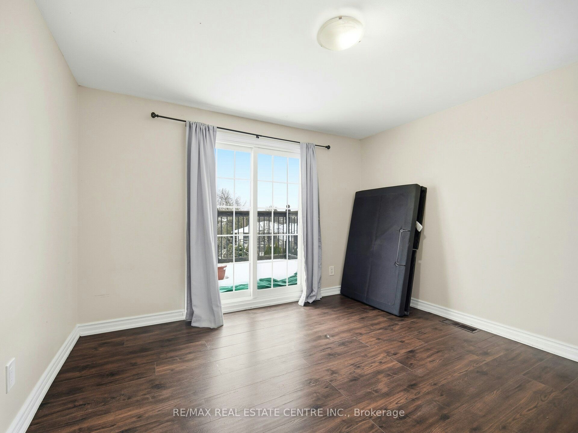 Upper Level-112 Mountainview Road S, Halton Hills, ON, L7G 4K6 - 34