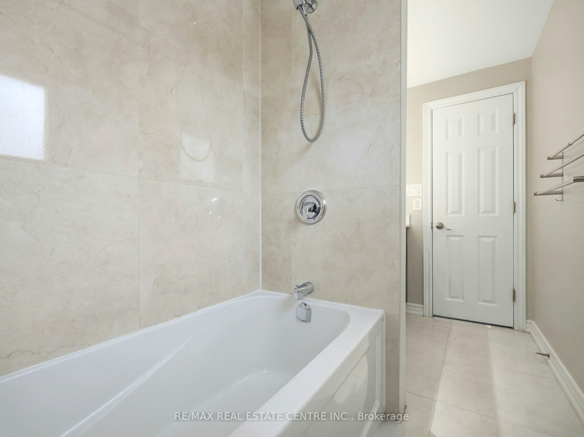Upper Level-112 Mountainview Road S, Halton Hills, ON, L7G 4K6 - 31