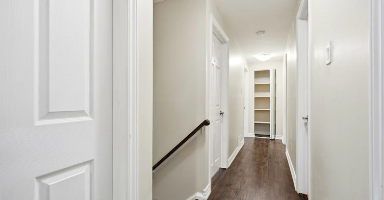 Upper Level-112 Mountainview Road S, Halton Hills, ON, L7G 4K6 - 25