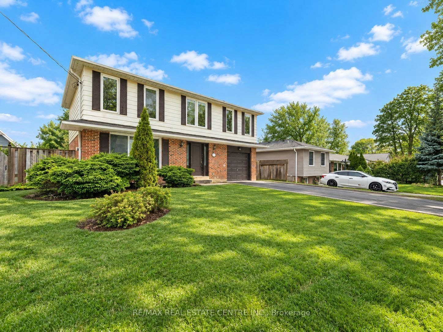 Upper Level-112 Mountainview Road S, Halton Hills, ON, L7G 4K6 - 4