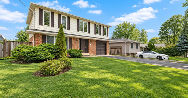 Upper Level-112 Mountainview Road S, Halton Hills, ON, L7G 4K6 - 4
