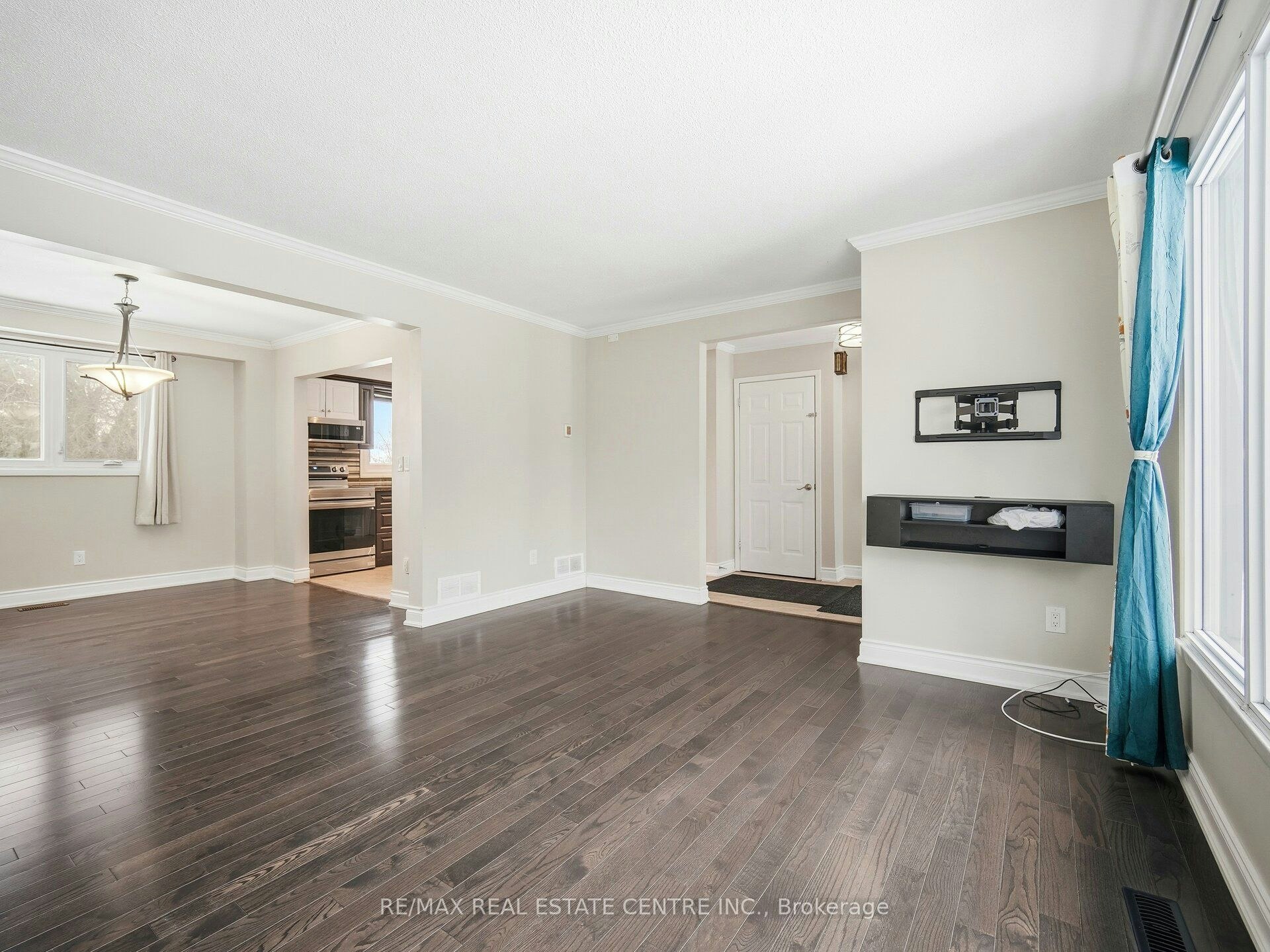 Upper Level-112 Mountainview Road S, Halton Hills, ON, L7G 4K6 - 12