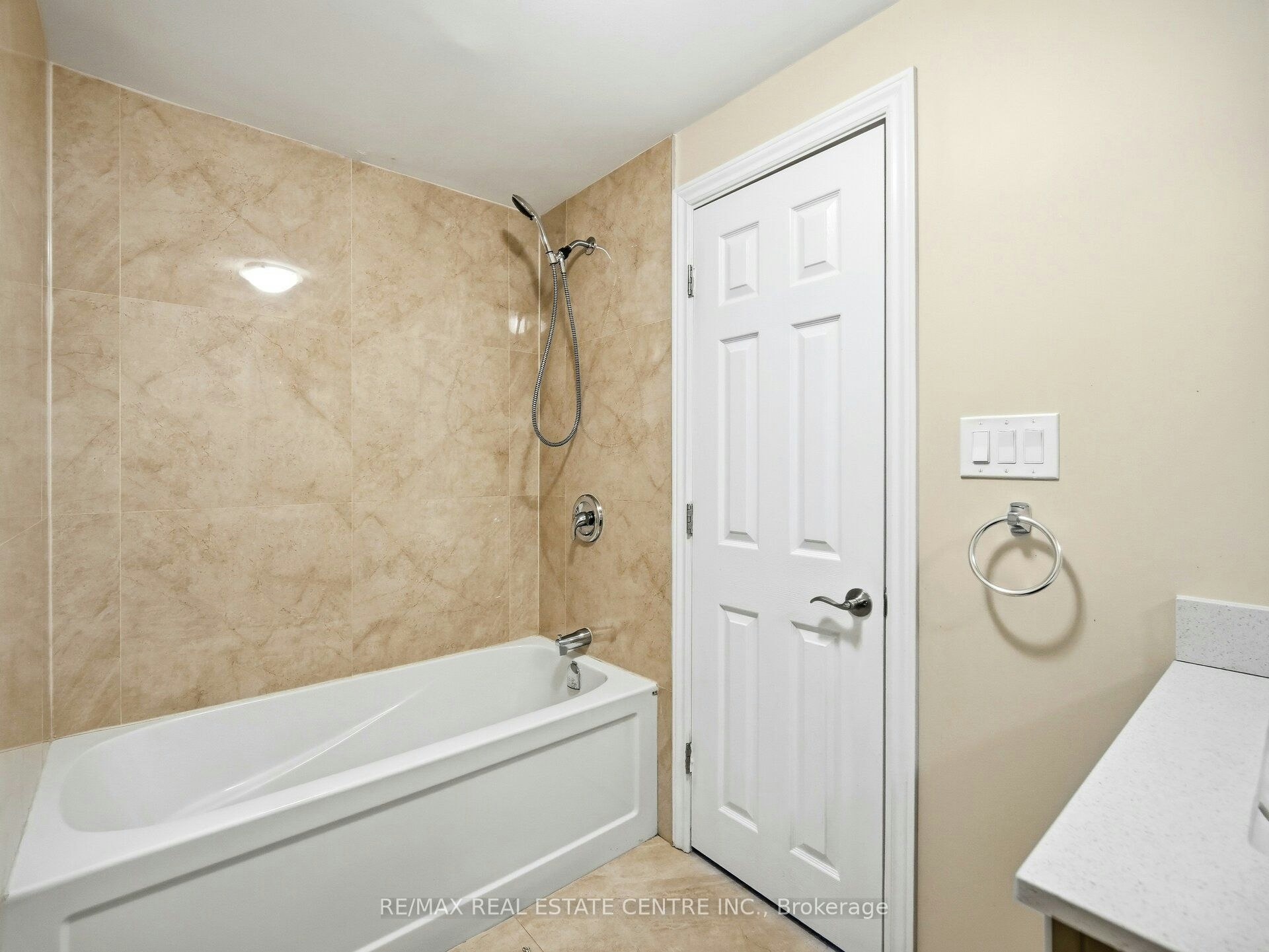 Upper Level-112 Mountainview Road S, Halton Hills, ON, L7G 4K6 - 44