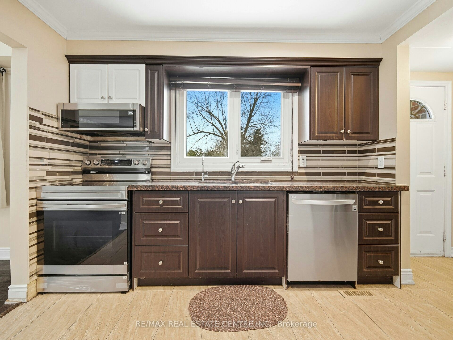Upper Level-112 Mountainview Road S, Halton Hills, ON, L7G 4K6 - 18