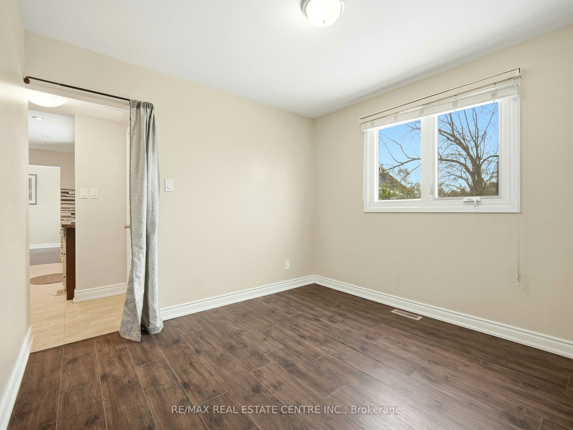 Upper Level-112 Mountainview Road S, Halton Hills, ON, L7G 4K6 - 21