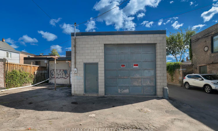 131R Millicent Street