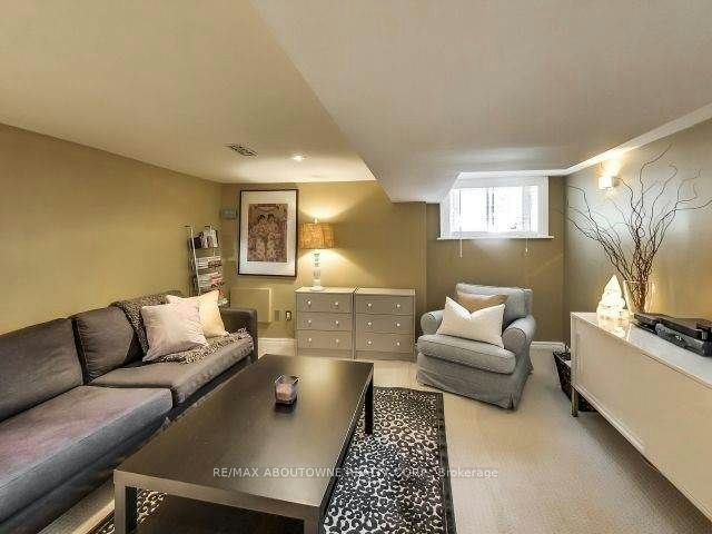 60 Gillespie Avenue, Toronto, ON, M6N 2Y6 - 8
