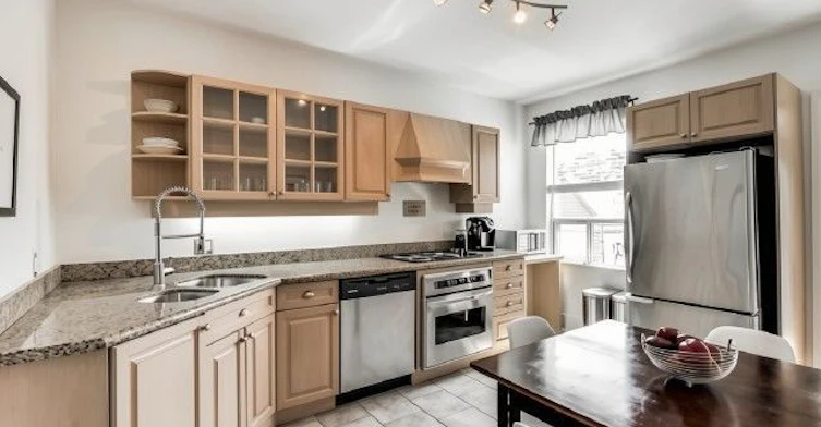 60 Gillespie Avenue, Toronto, ON, M6N 2Y6 - 3
