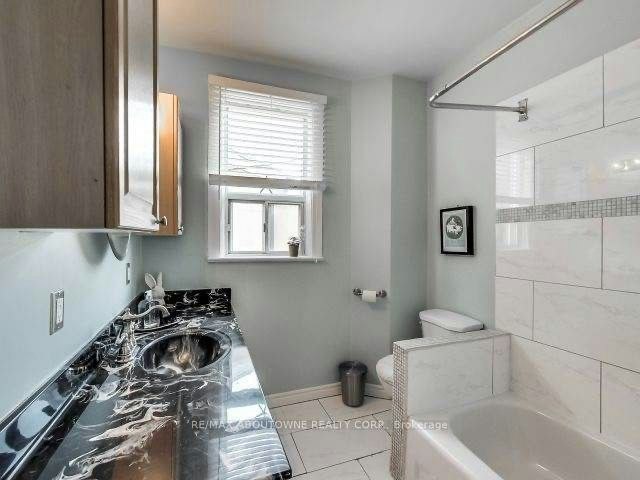 60 Gillespie Avenue, Toronto, ON, M6N 2Y6 - 7