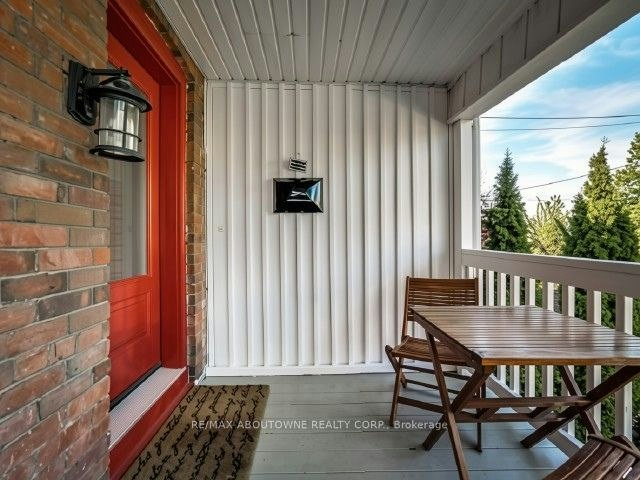 60 Gillespie Avenue, Toronto, ON, M6N 2Y6 - 2