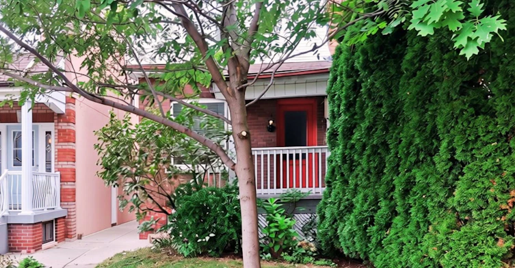 60 Gillespie Avenue, Toronto, ON, M6N 2Y6