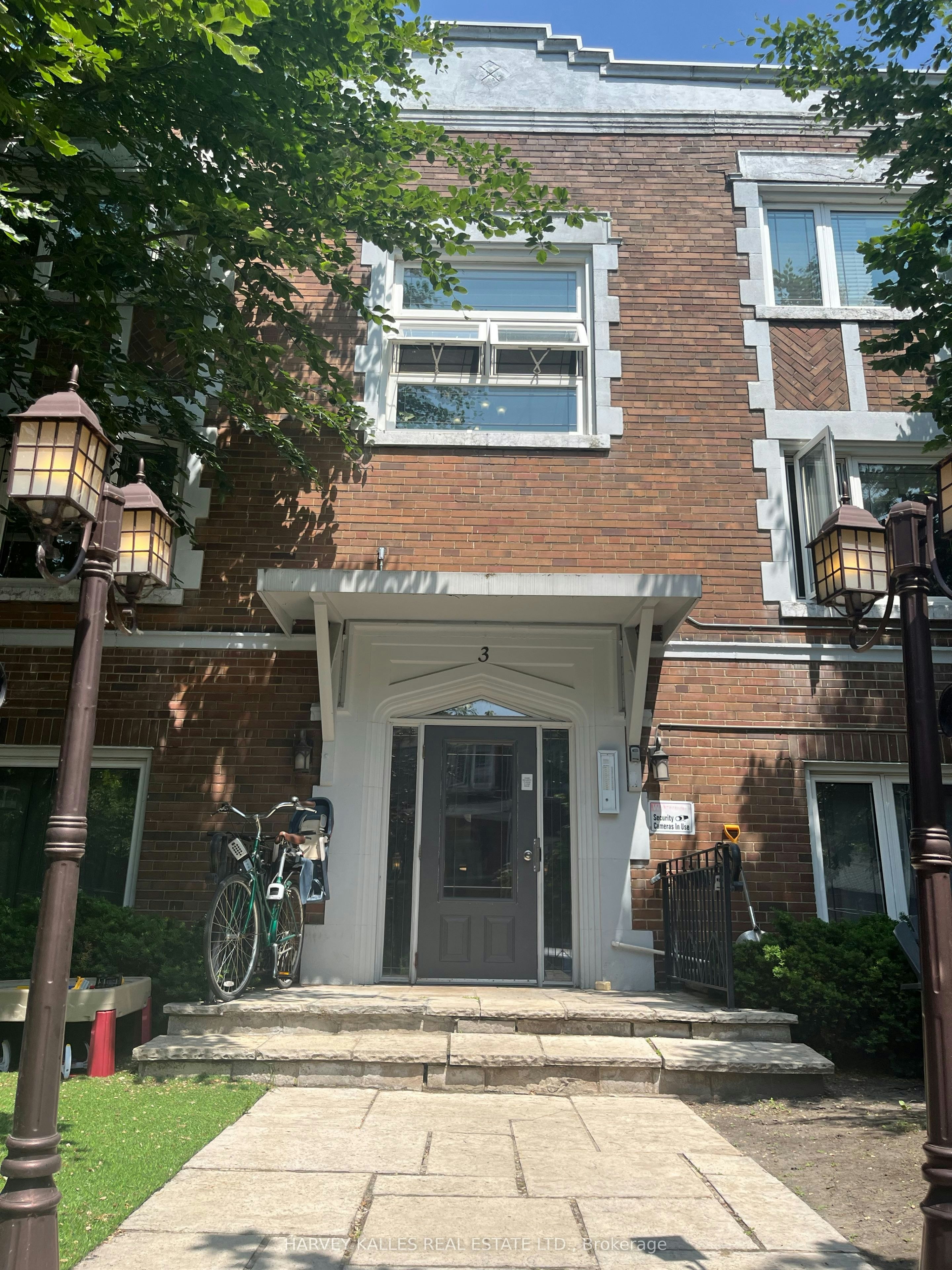 32-3 Elm Grove Avenue, Toronto, ON, M6K 2H9