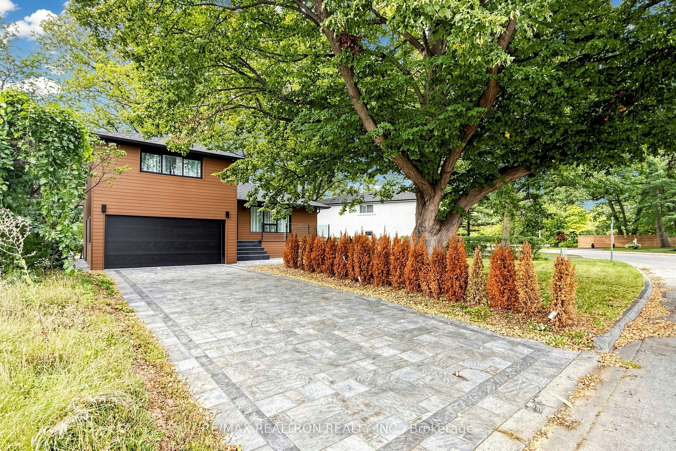 121 South Forster Park Drive, Oakville, ON, L6K 1Y6