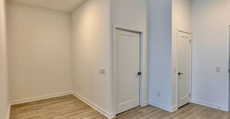 212-5105 Hurontario Street, Mississauga, ON, L4Z 0C9 - 9