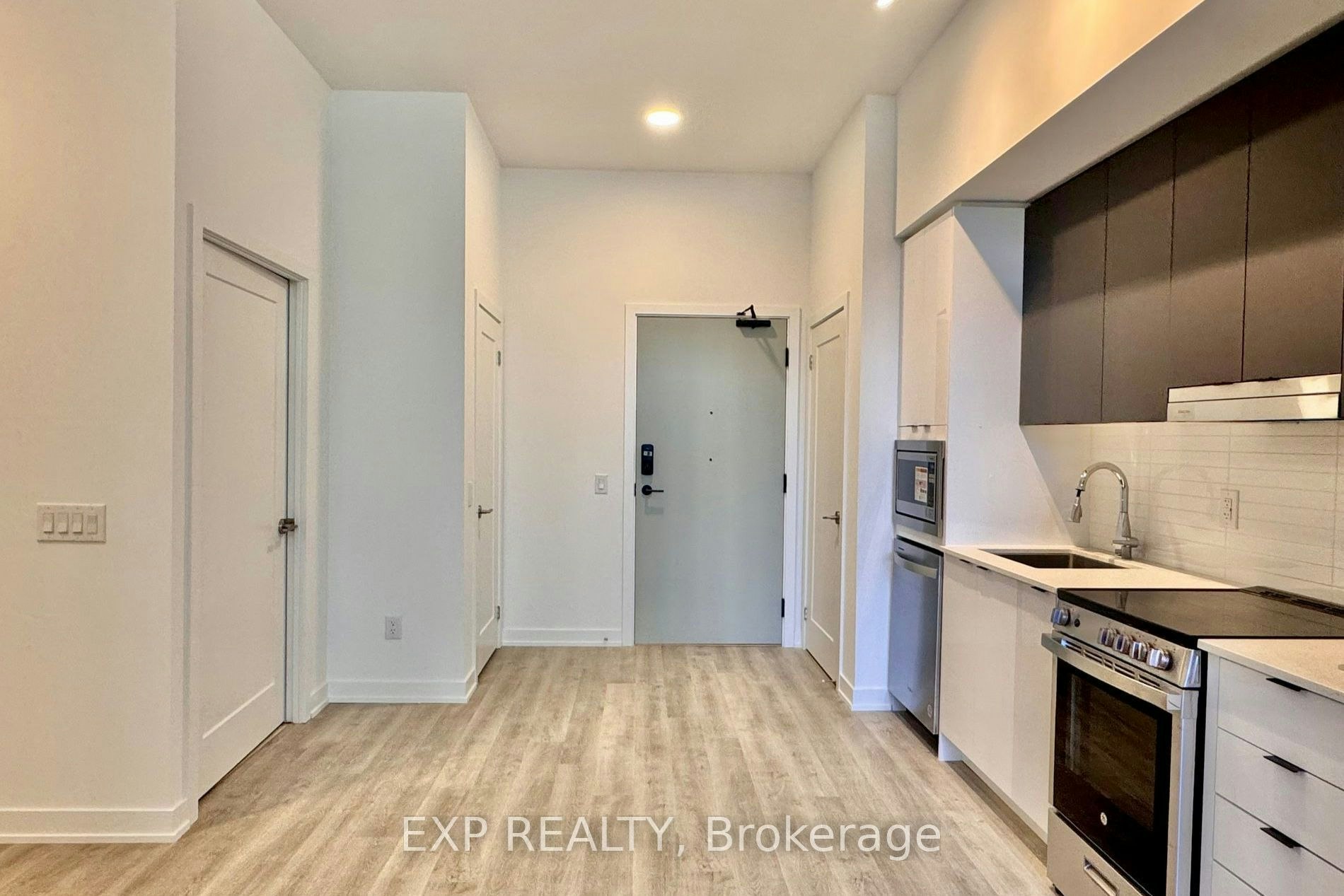 212-5105 Hurontario Street, Mississauga, ON, L4Z 0C9 - 4
