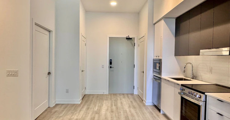212-5105 Hurontario Street, Mississauga, ON, L4Z 0C9 - 4