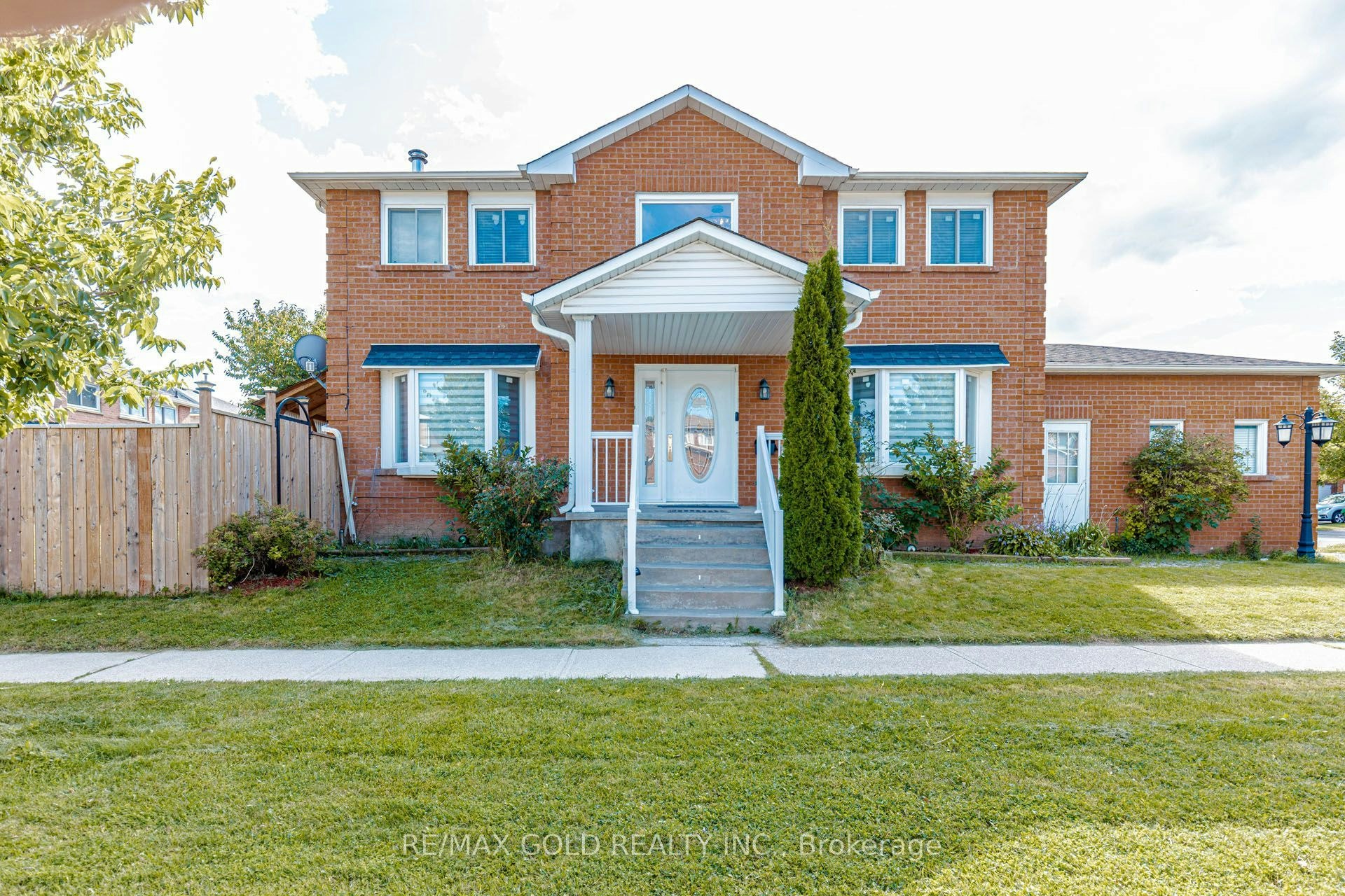 4 Horsham Street, Brampton, ON, L6X 3R5