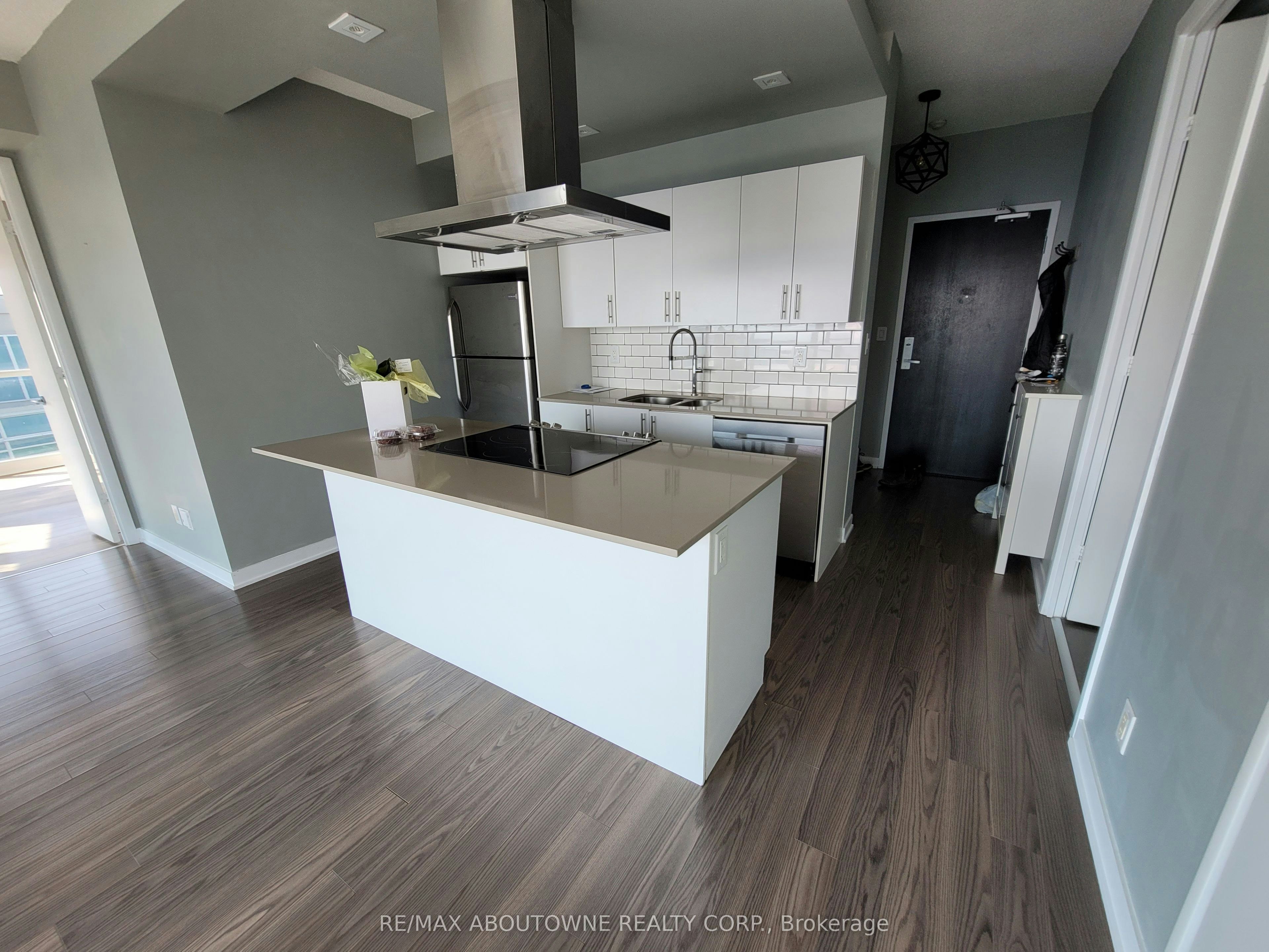 2930-165 Legion Road N, Toronto, ON, M8Y 0B3 - 6