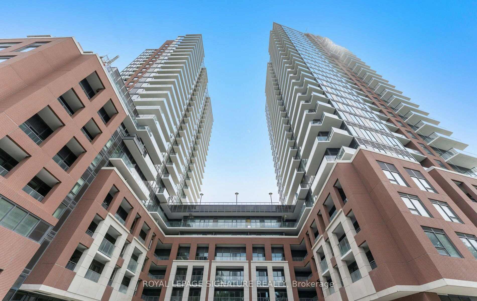 1613-4010 Eglinton Avenue, Toronto, ON, M9A 4M2