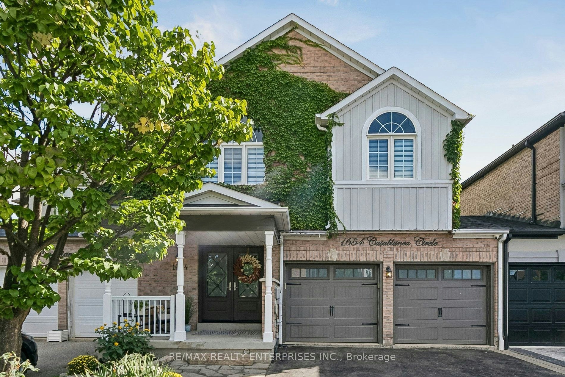 1654 Casablanca Circle, Mississauga, ON, L5N 8G2