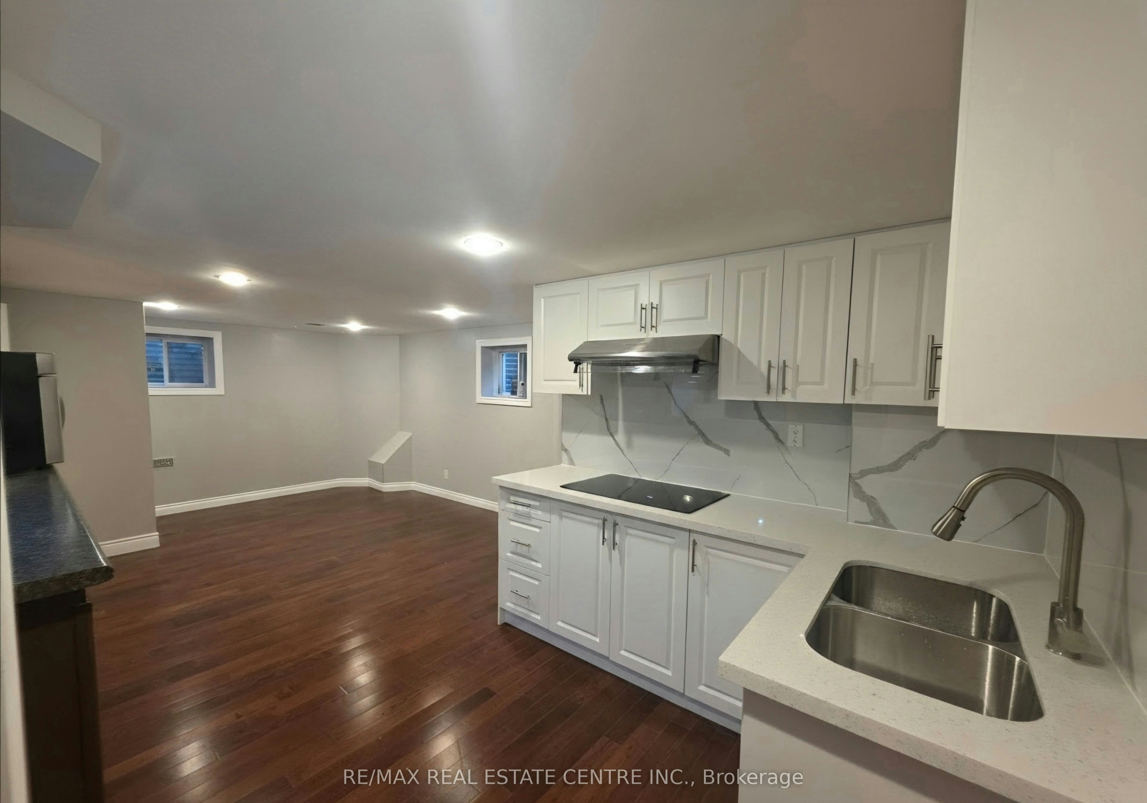 Lower-7063 Gillespie Lane, Mississauga, ON, L5W 1E8