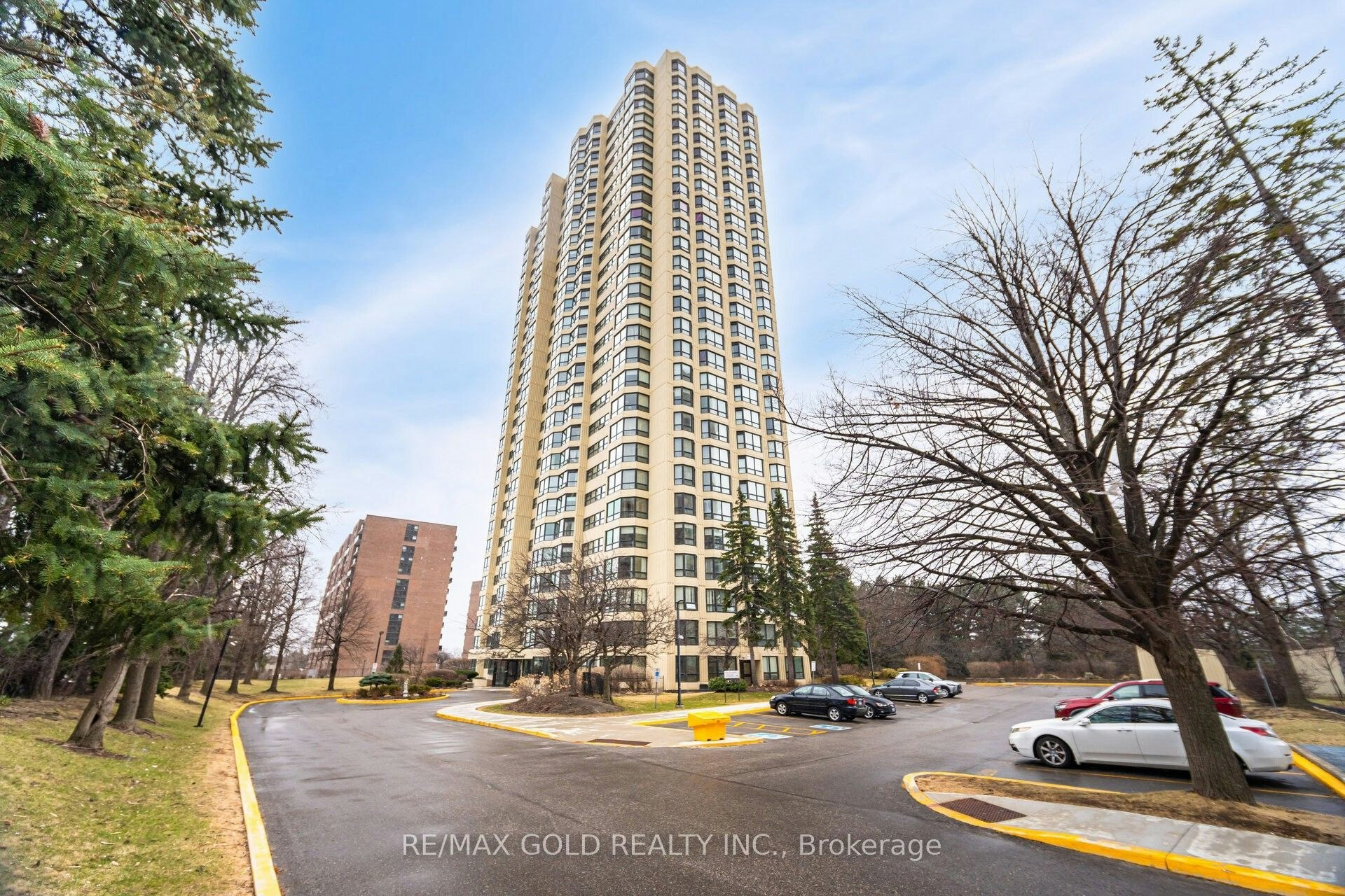 903-8 Lisa Street, Brampton, ON, L6T 4S6