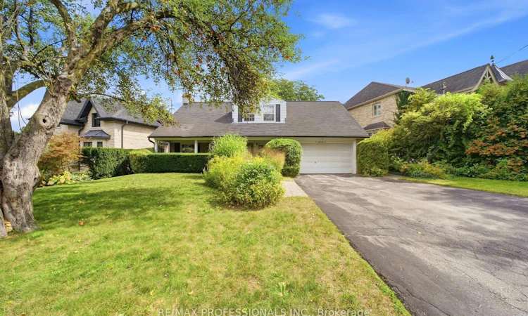 15 Hartfield Court