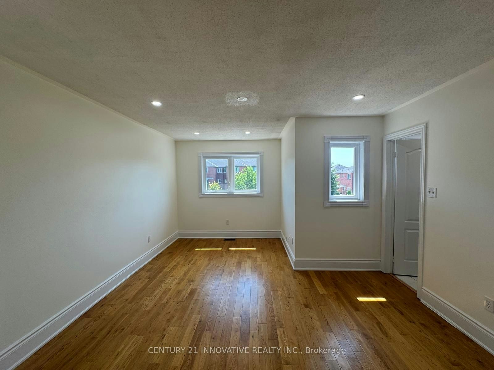 602 Lumberton Crescent, Mississauga, ON, L4Z 3Z6 - 4