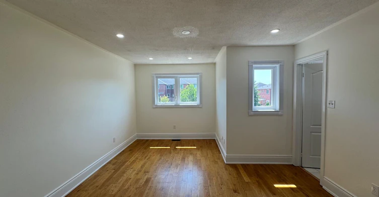 602 Lumberton Crescent, Mississauga, ON, L4Z 3Z6 - 4